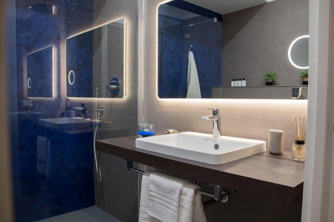 Hotel Blue Plebiscito Napoli Esterno foto